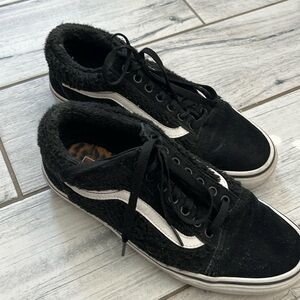 100% Authentic Vans sneakers suede with Faux fur